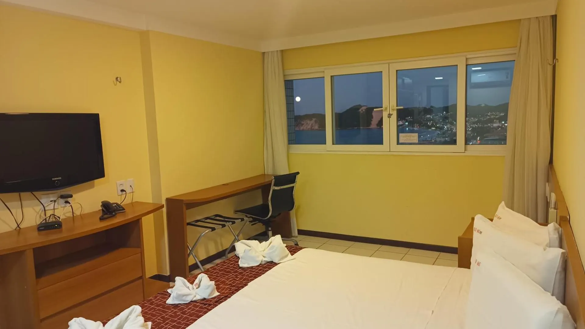 Ponta Nega flat location